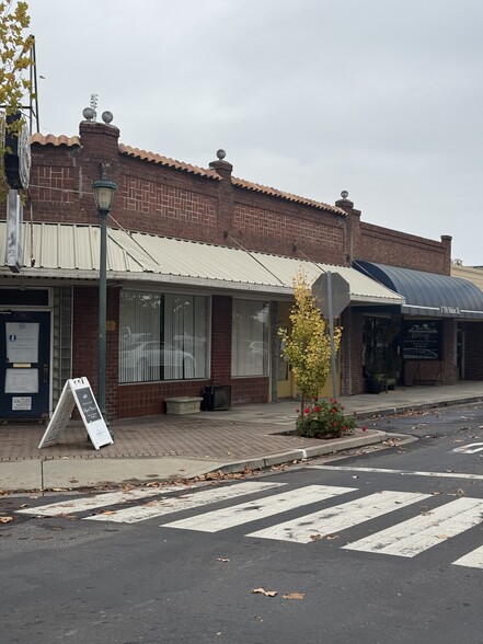 1702 Main St, Escalon, CA for sale - Building Photo - Image 3 of 11