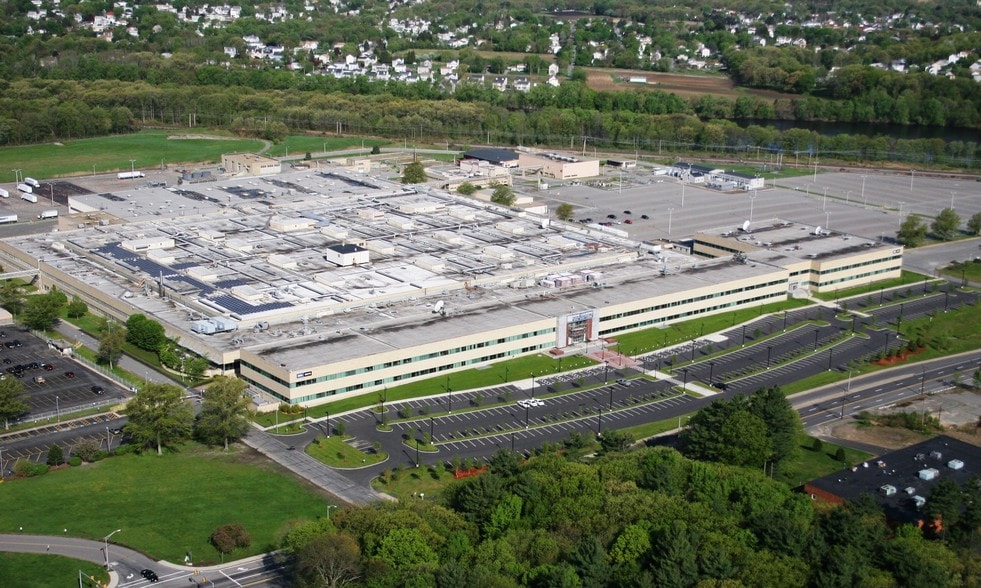 1450 Osgood St, North Andover, MA 01845