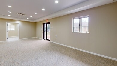 505 Willard Ave, Newington, CT for lease Interior Photo- Image 1 of 6