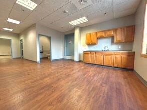 39 Delevan St, Rochester, NY for lease Interior Photo- Image 2 of 7
