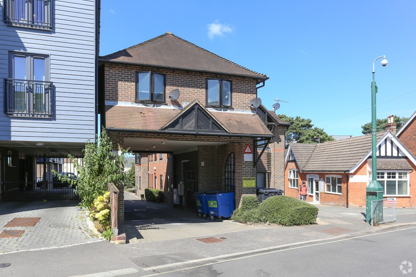 Cantelupe Rd, East Grinstead, RH19 3BG