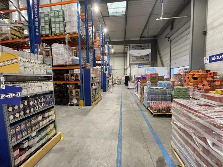 Industrial in Gennevilliers for lease - Building Photo - Image 1 of 30