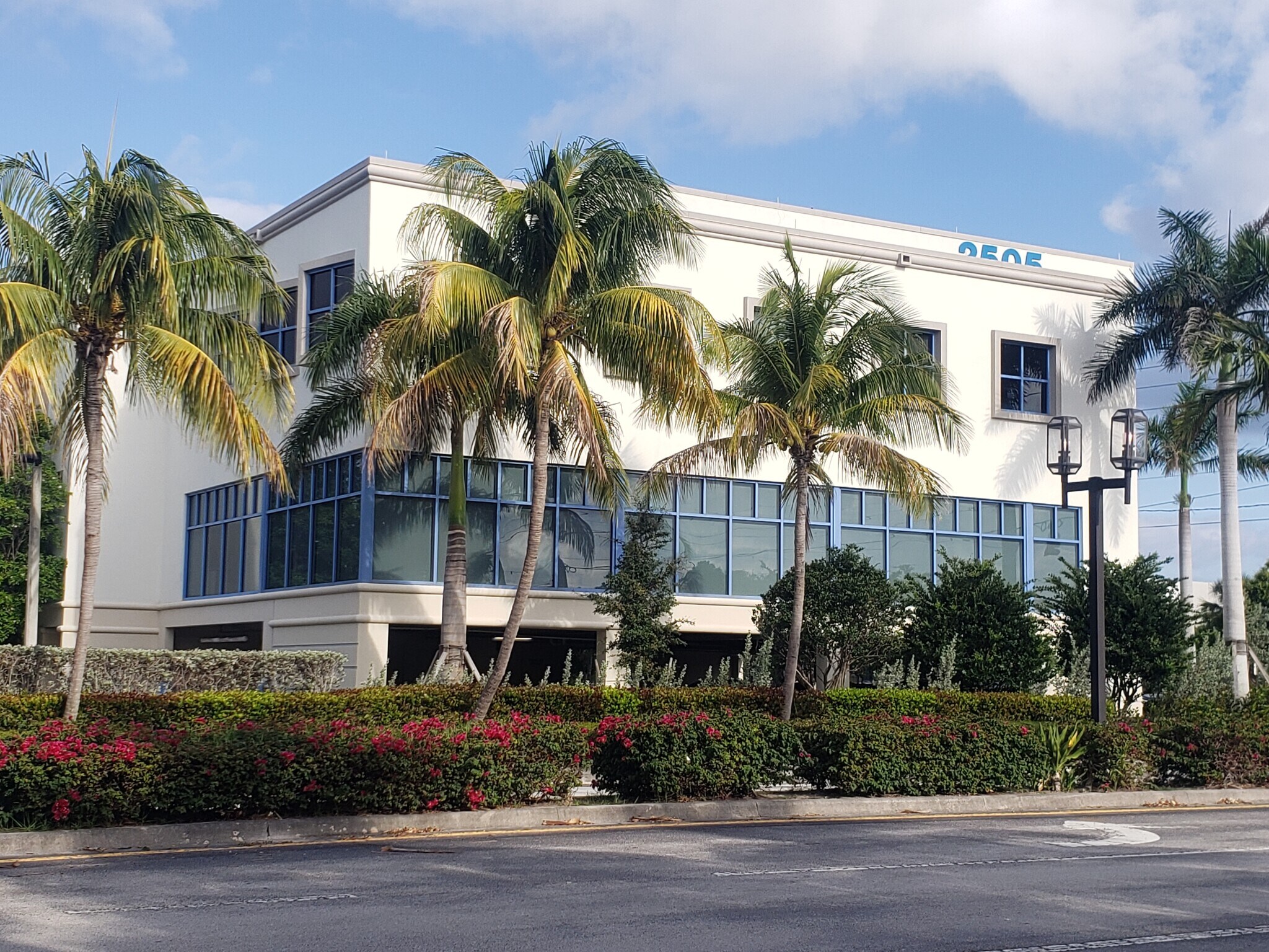 2505 Metrocentre Blvd, West Palm Beach, FL for lease Building Photo- Image 1 of 20