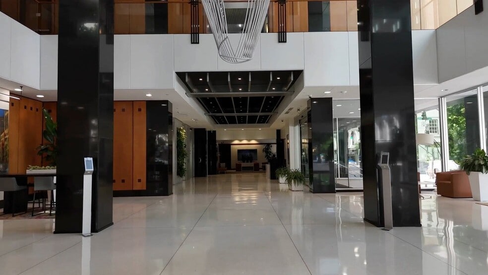 333 Fayetteville St, Raleigh, NC for lease - Commercial Listing Video - Image 2 of 17