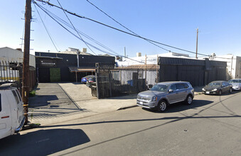 222 E 32nd St, Los Angeles, CA for lease Building Photo- Image 1 of 1