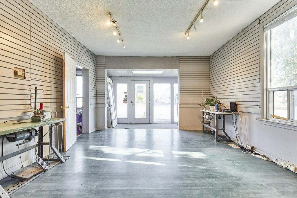 562 Simcoe St S, Oshawa, ON for sale Building Photo- Image 1 of 16