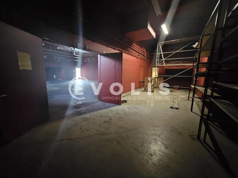 Flex in Sceaux for lease - Building Photo - Image 3 of 33