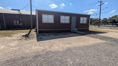 2940 S WW White Rd, San Antonio, TX for lease Building Photo- Image 1 of 11