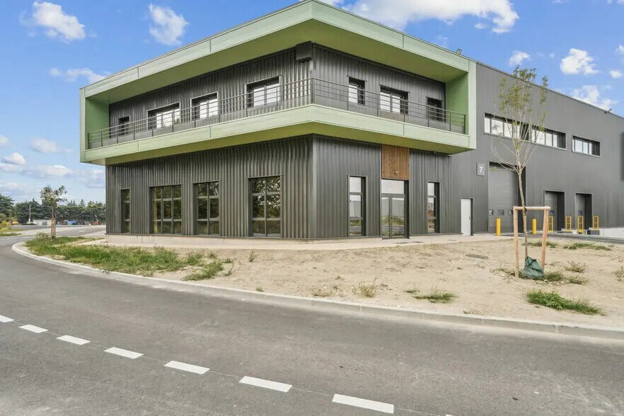 Industrial in Avignon for lease - Building Photo - Image 3 of 10