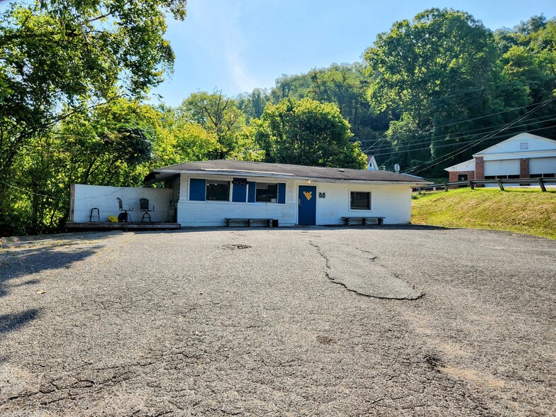 2202 Sissonville Dr, Charleston, WV for sale - Primary Photo - Image 1 of 4