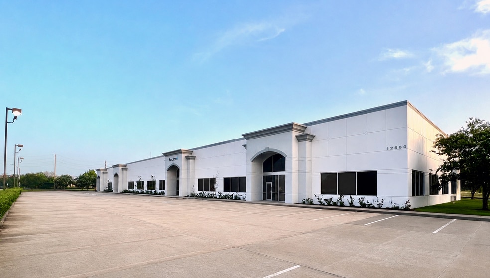 12560 Reed Rd, Sugar Land, TX for lease - Building Photo - Image 2 of 18