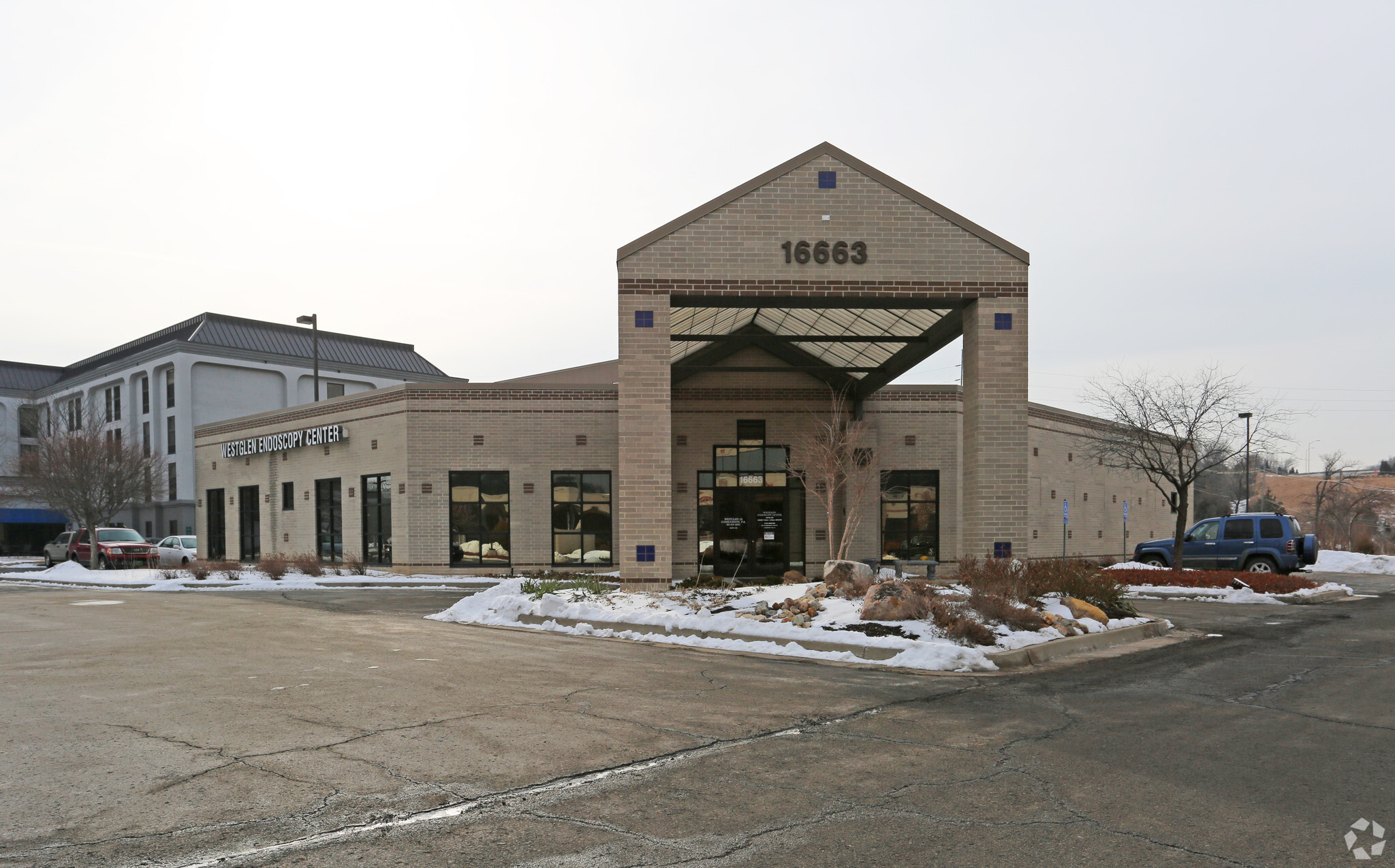 16663 Midland Dr, Shawnee, KS for lease Building Photo- Image 1 of 3