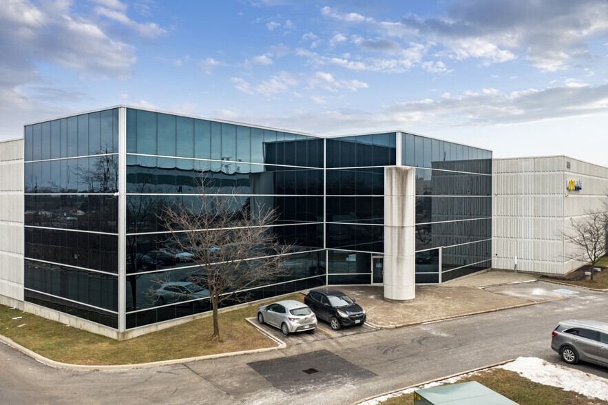 835 Intermodal Dr, Brampton, ON for lease - Building Photo - Image 2 of 3