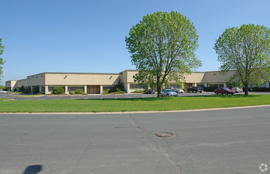 17630 Juniper Path, Lakeville, MN for sale - Primary Photo - Image 1 of 1