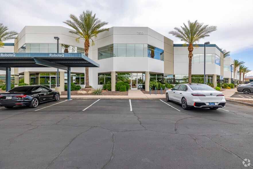 7812 E Acoma Dr, Scottsdale, AZ for lease - Building Photo - Image 3 of 7