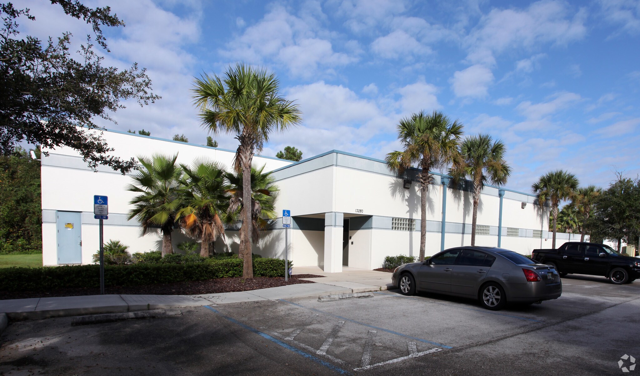 13280 Vantage Way, Jacksonville, FL for lease Building Photo- Image 1 of 4