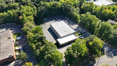 111 Connecticut Dr, Burlington, NJ for lease Building Photo- Image 2 of 5