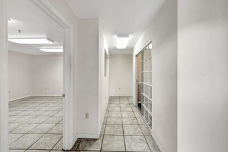 10440-10460 NW 50th St, Sunrise, FL for lease Interior Photo- Image 1 of 33