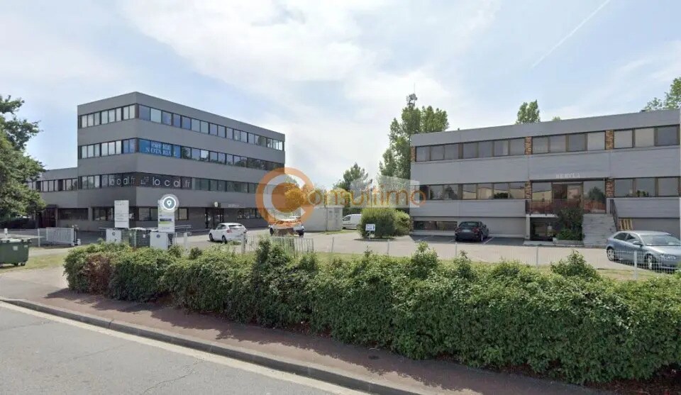Office in Mérignac for lease - Building Photo - Image 2 of 7