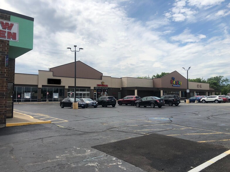 4843-4849 W 111th St, Alsip, IL for lease - Building Photo - Image 2 of 4