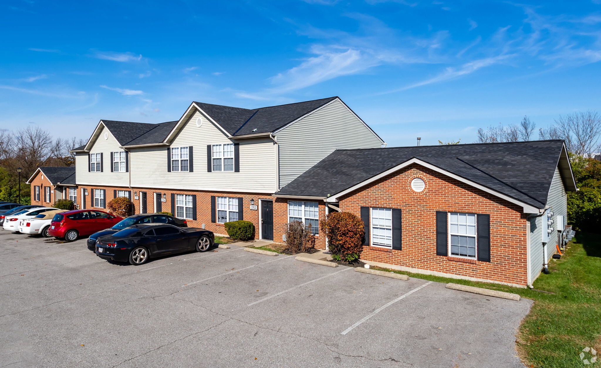 100 Meadow Trail Dr, Highland Heights, KY for sale Primary Photo- Image 1 of 31