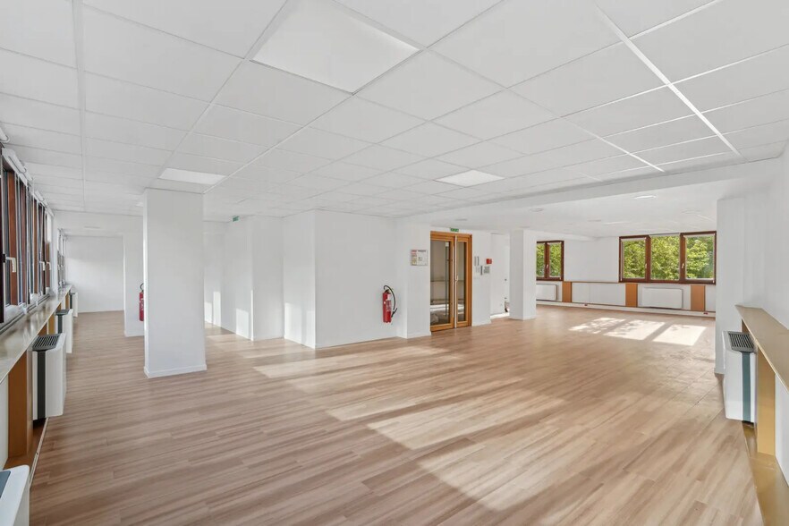 in Le Kremlin-Bicêtre for sale - Interior Photo - Image 1 of 1