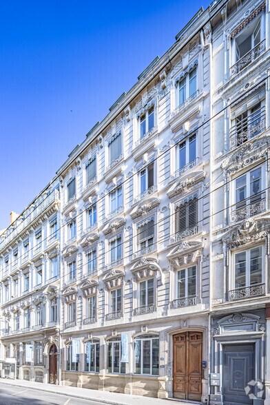 Office in Lyon for lease - Primary Photo - Image 1 of 1