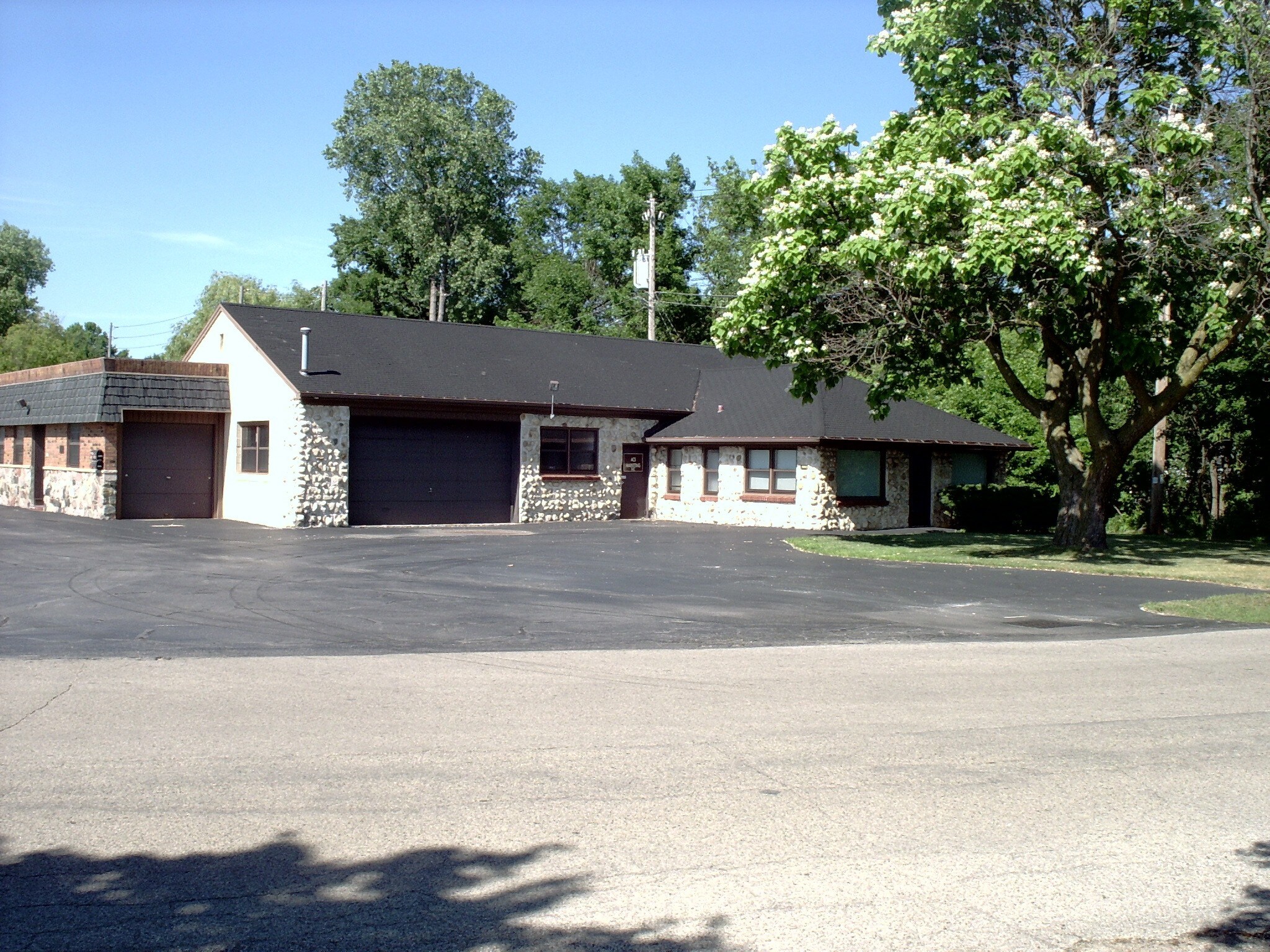 2000-2008 W Bender Rd, Glendale, WI for sale Building Photo- Image 1 of 1