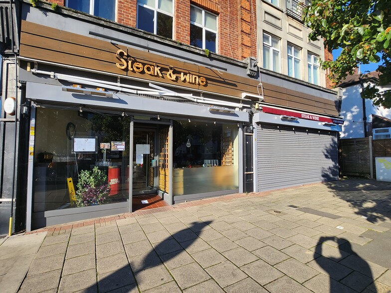 117-119 Victoria Rd, Ruislip for lease - Primary Photo - Image 1 of 2