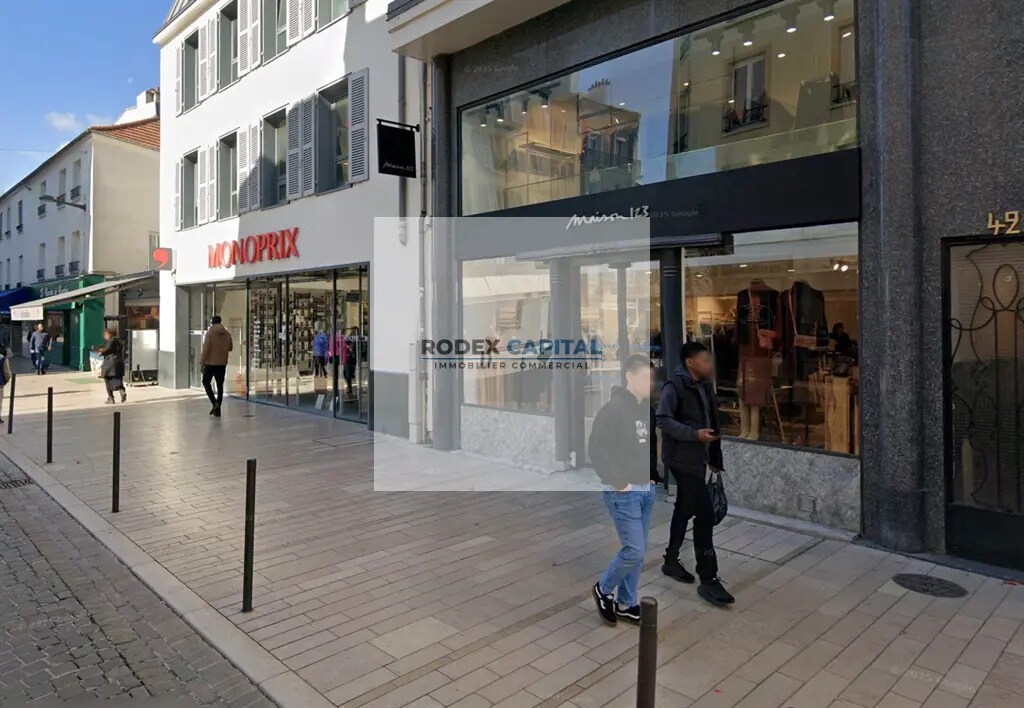 Retail in Vincennes for lease Building Photo- Image 1 of 3