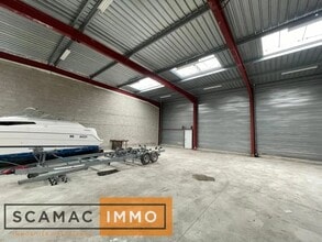 Industrial in Moret-Loing-et-Orvanne for lease Interior Photo- Image 2 of 3