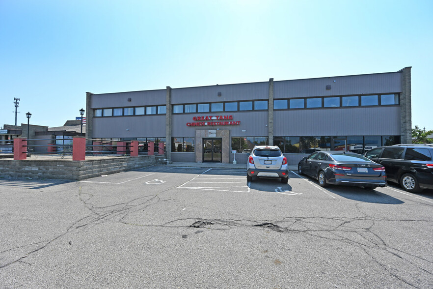 7334-7340 Kingsgate Way, West Chester, OH for lease - Building Photo - Image 1 of 19