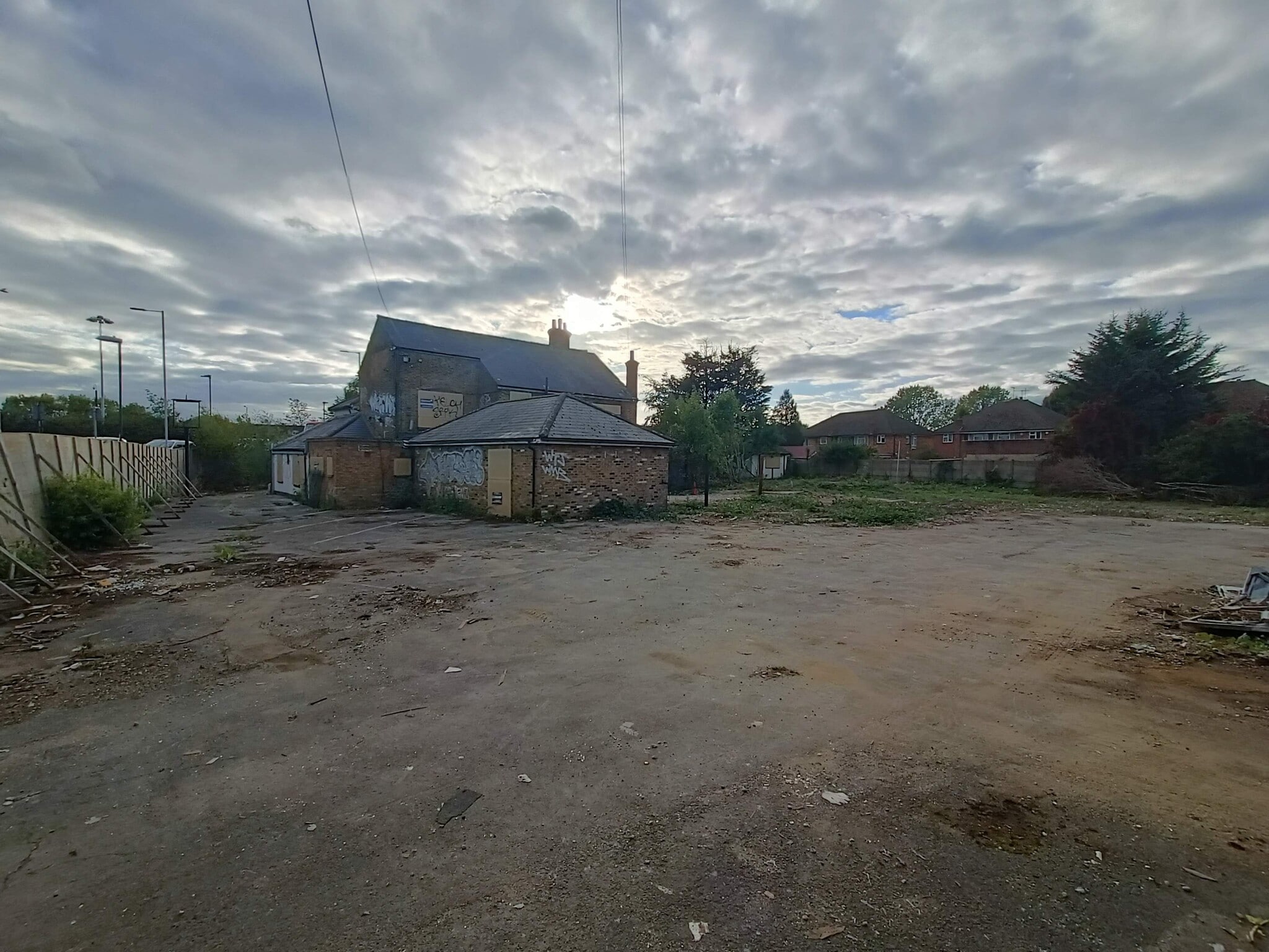 West End, Northolt for sale Primary Photo- Image 1 of 1