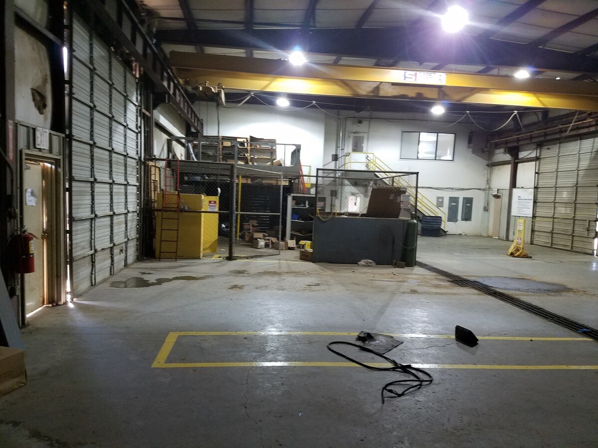 5425 W Oak St, Palestine, TX 75801