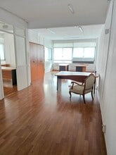 Retail in Barcelona, Barcelona for lease Interior Photo- Image 1 of 9