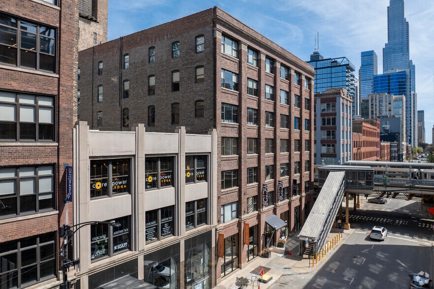 730 N Franklin St, Chicago, IL for lease - Primary Photo - Image 1 of 18