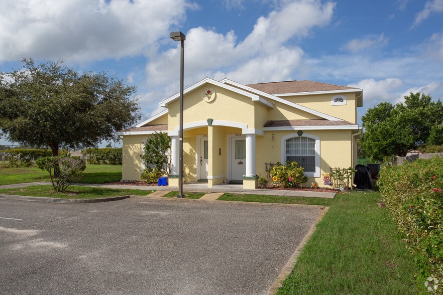 9715 Palm Ave, Port Richey, FL for sale - Primary Photo - Image 1 of 7
