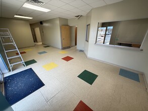 499 Gloster Creek Village, Tupelo, MS for lease Interior Photo- Image 2 of 12