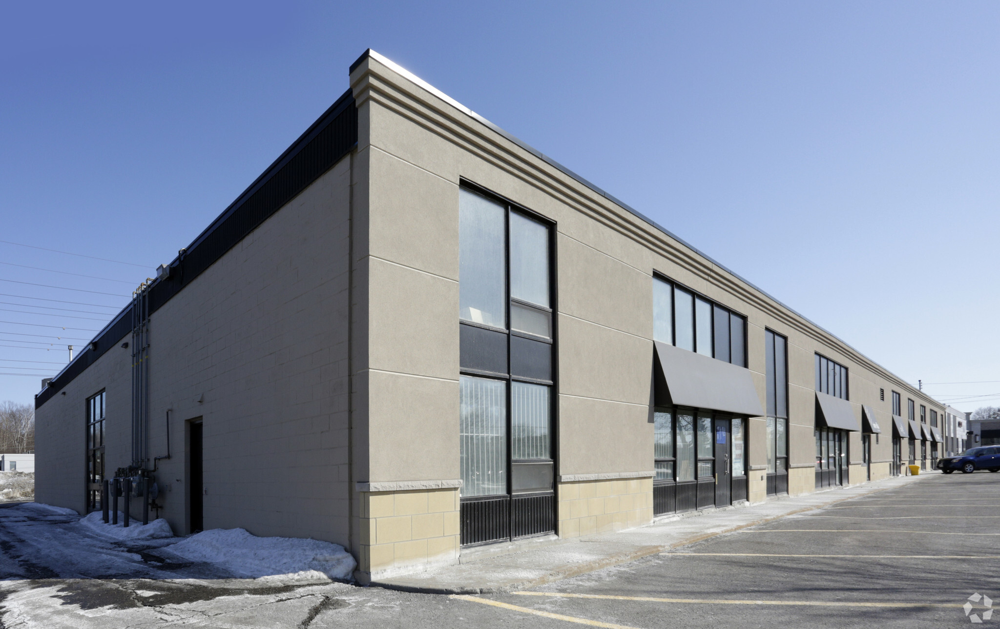 1800 Woodward Dr, Ottawa, ON for lease Primary Photo- Image 1 of 6