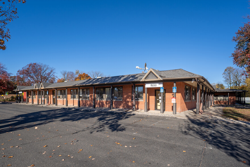 2 South End Bridge Cir, Agawam, MA for lease - Building Photo - Image 1 of 20