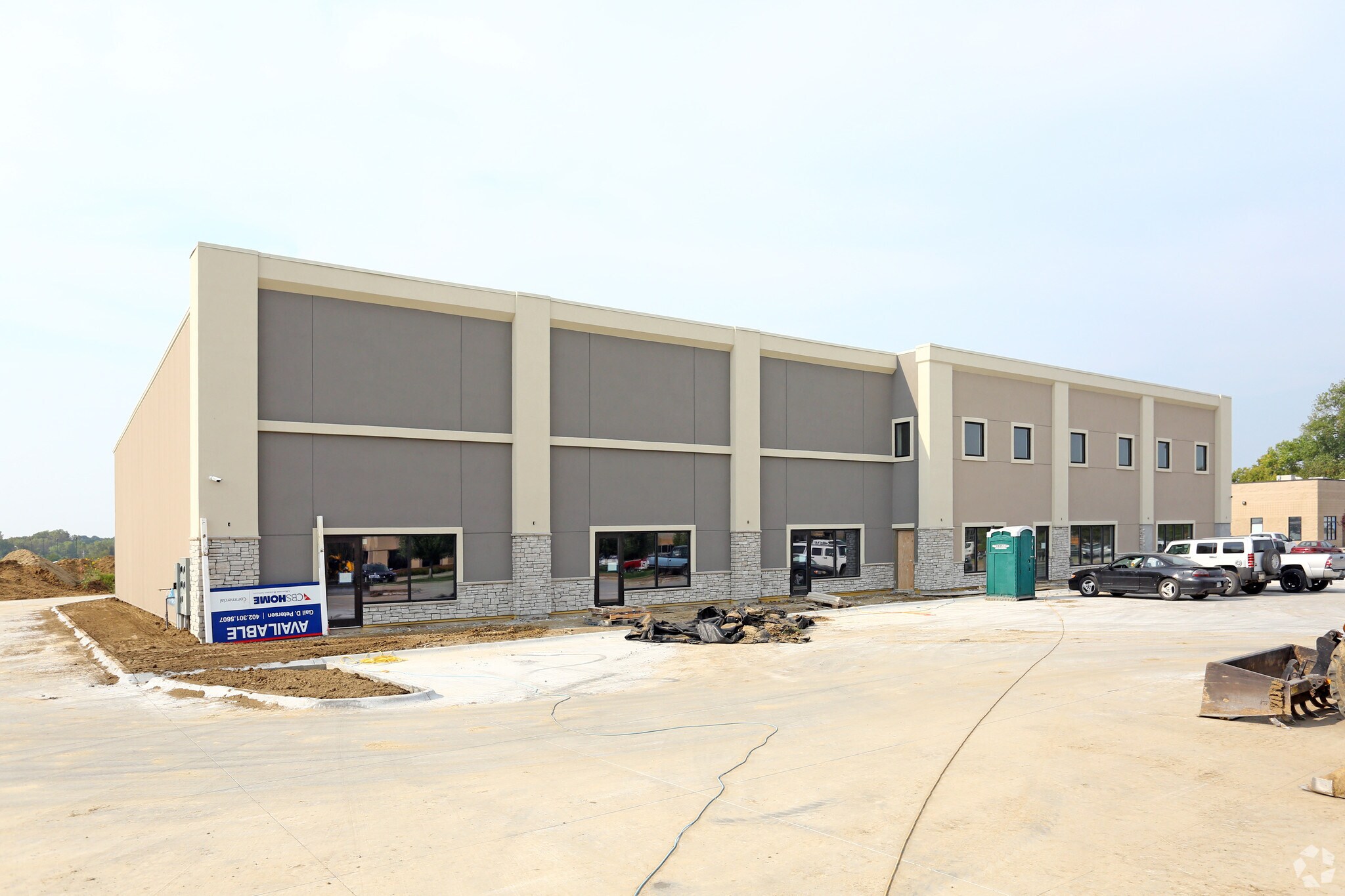 20513 Nicholas Cir, Elkhorn, NE for sale Primary Photo- Image 1 of 1