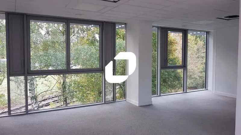 89 Route De La Noue, Limay for lease - Interior Photo - Image 3 of 6