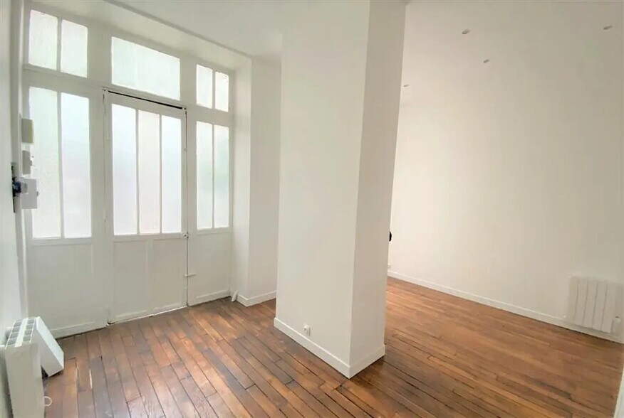 Office in Paris for lease - Building Photo - Image 2 of 6