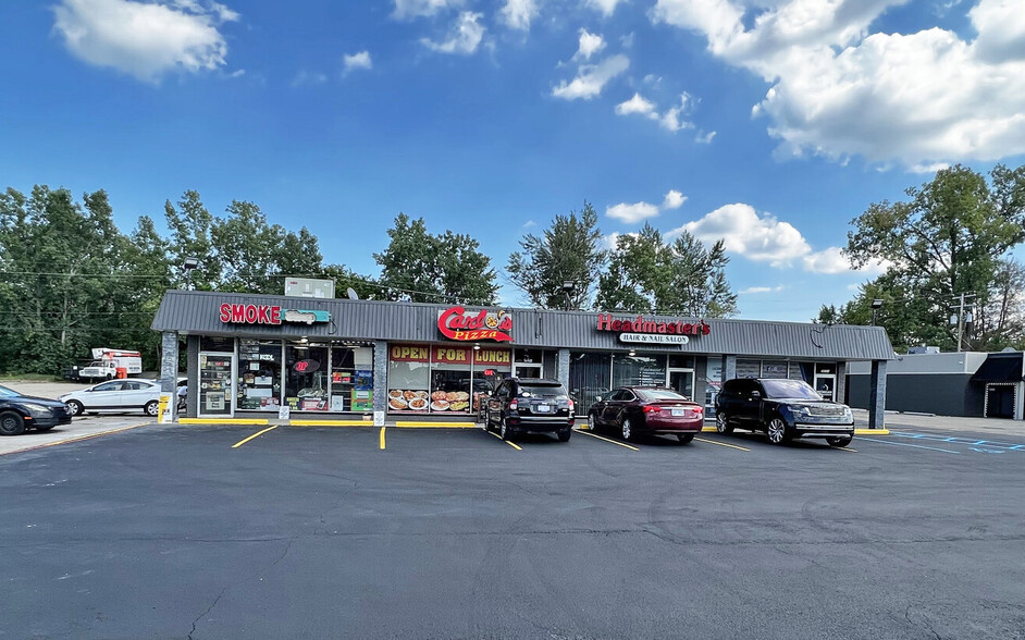 36454-36474 Groesbeck Hwy, Clinton Township, MI for sale - Primary Photo - Image 1 of 8