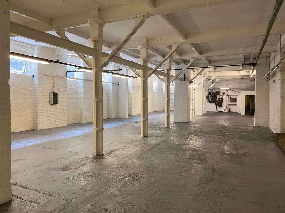 11 Sandown Rd, Watford for sale Building Photo- Image 1 of 4