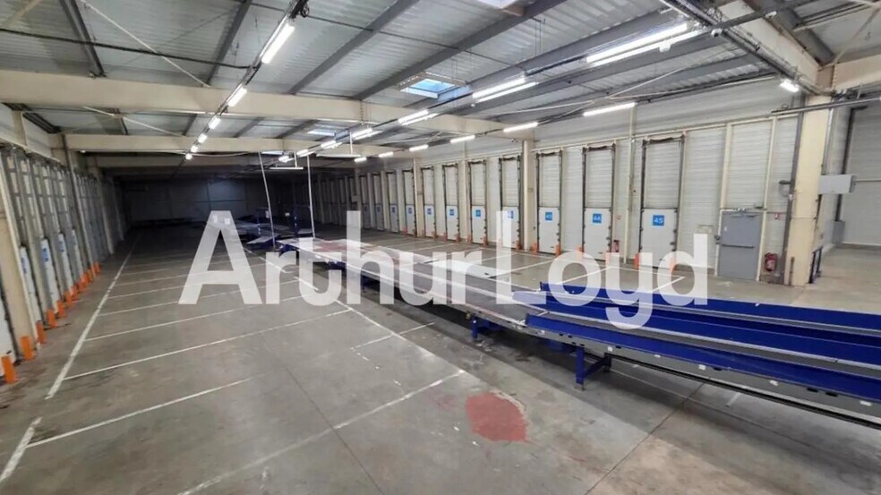 Flex in Mouen for sale - Interior Photo - Image 1 of 6