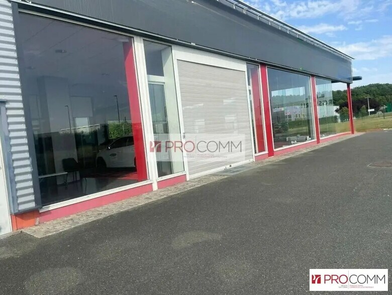 Retail in Chartres for lease - Building Photo - Image 3 of 6