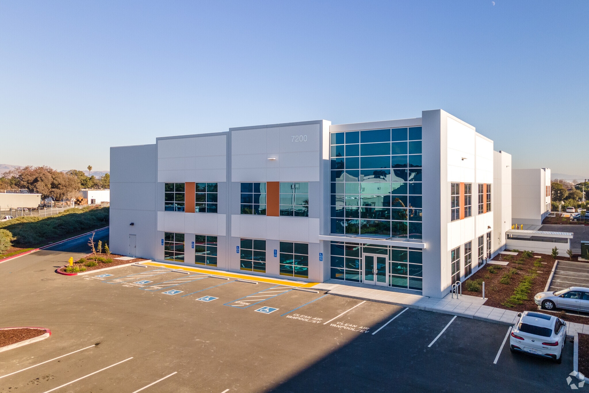 7200 Gateway Blvd, Newark, CA for lease Building Photo- Image 1 of 6