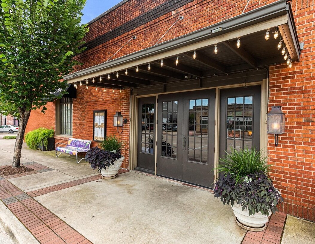 202 S Bryan Ave, Bryan, TX for sale Primary Photo- Image 1 of 1