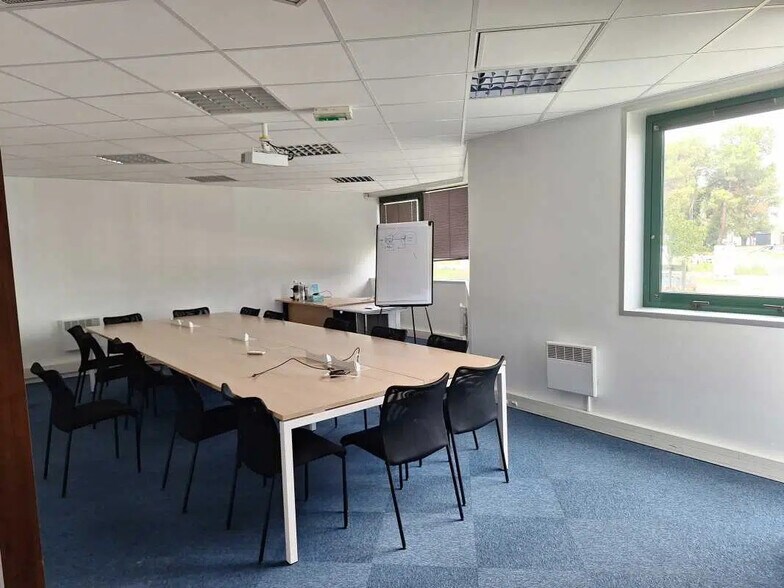 Office in Bruges for lease - Interior Photo - Image 3 of 5